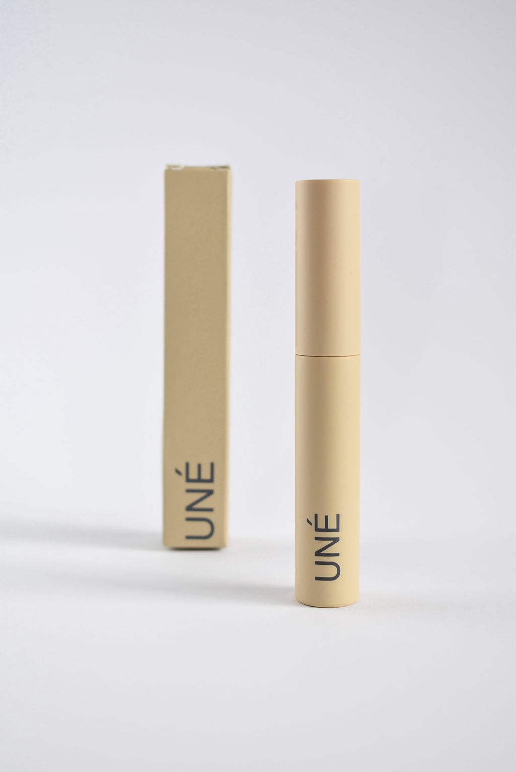UNÉ – natūralus antakių geliukas