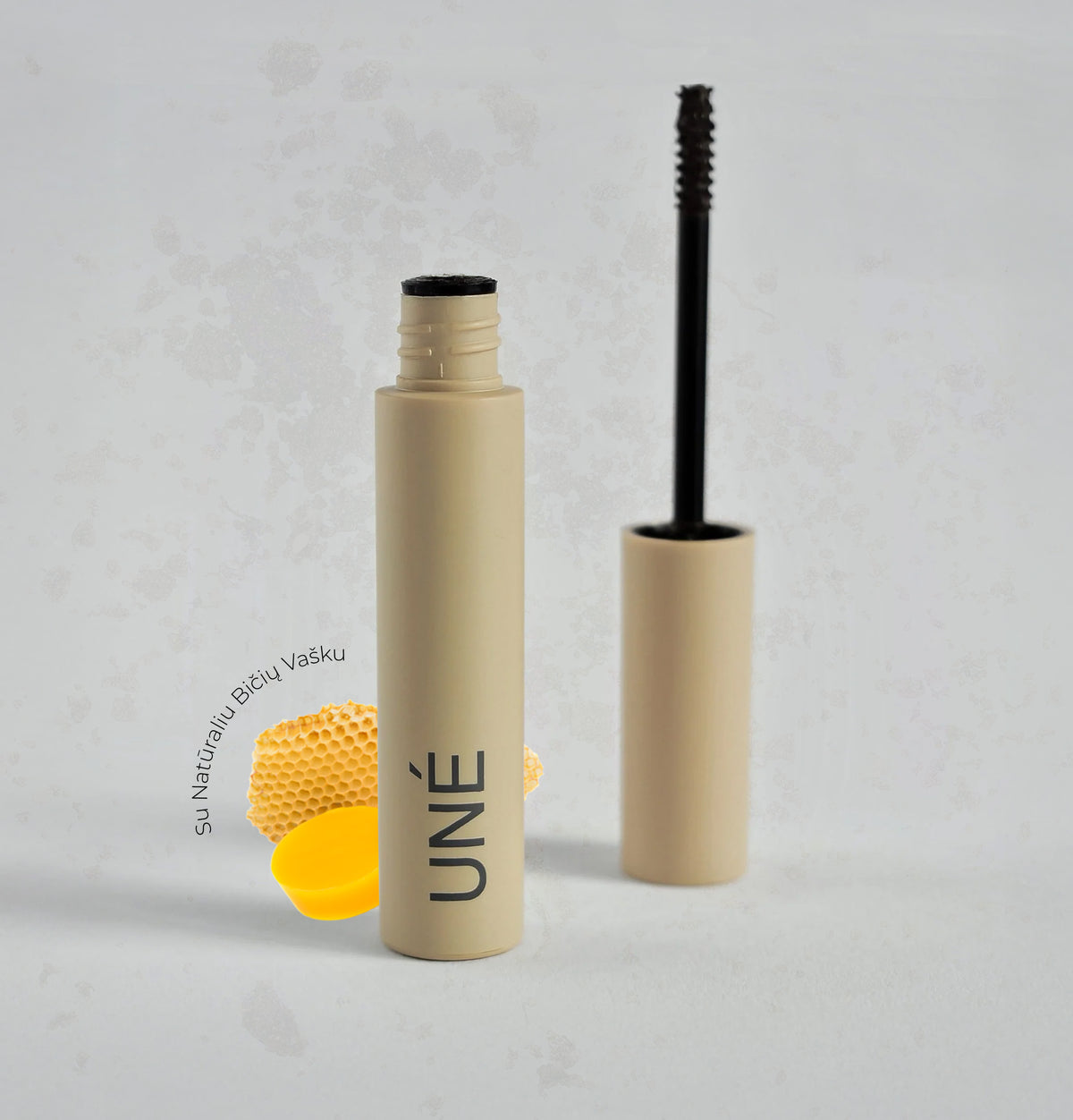 UNÉ – natūralus antakių geliukas